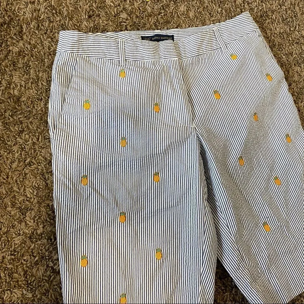 Brooks Brothers Pineapple sear sucker shorts